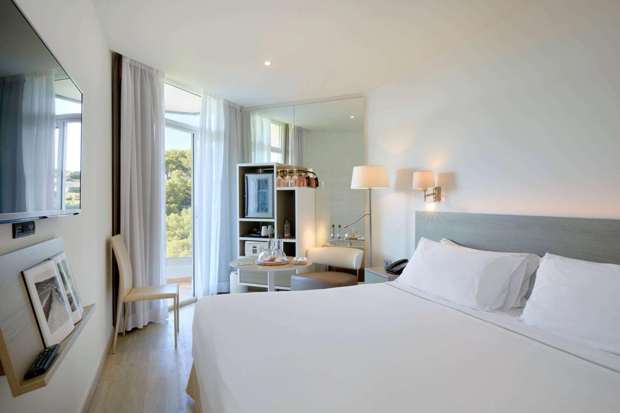 Melia Cala Galdana 5*